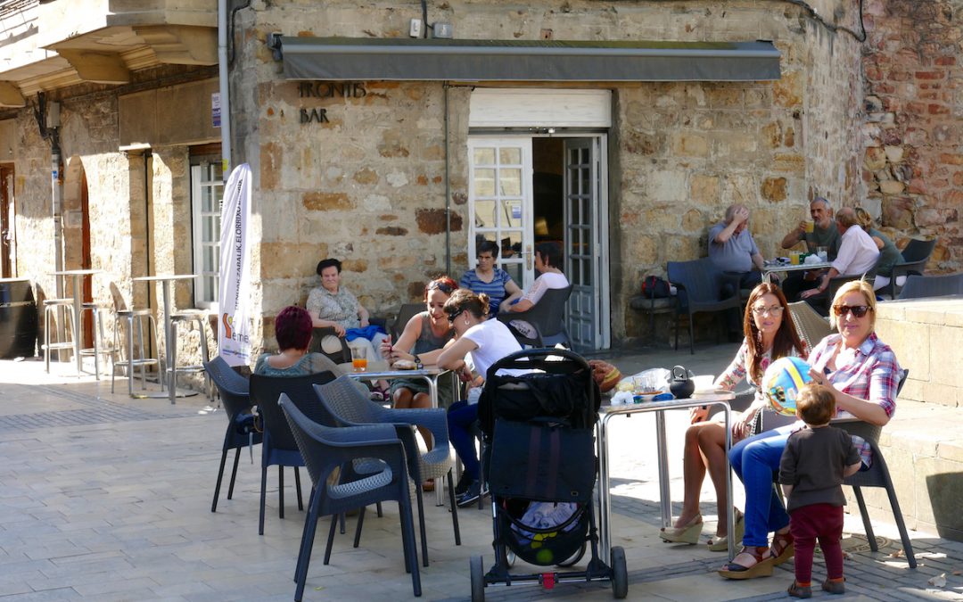 BAR FRONTIS